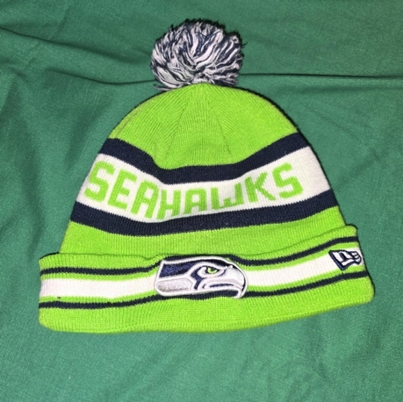 New Era Green and Blue Knit Hat with Pom-Pom and Seahawks Embroidered Logo - Picture 1 of 7